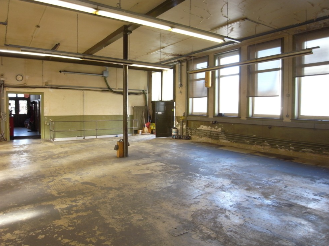 228m² industrial object, Foto 1 von 7