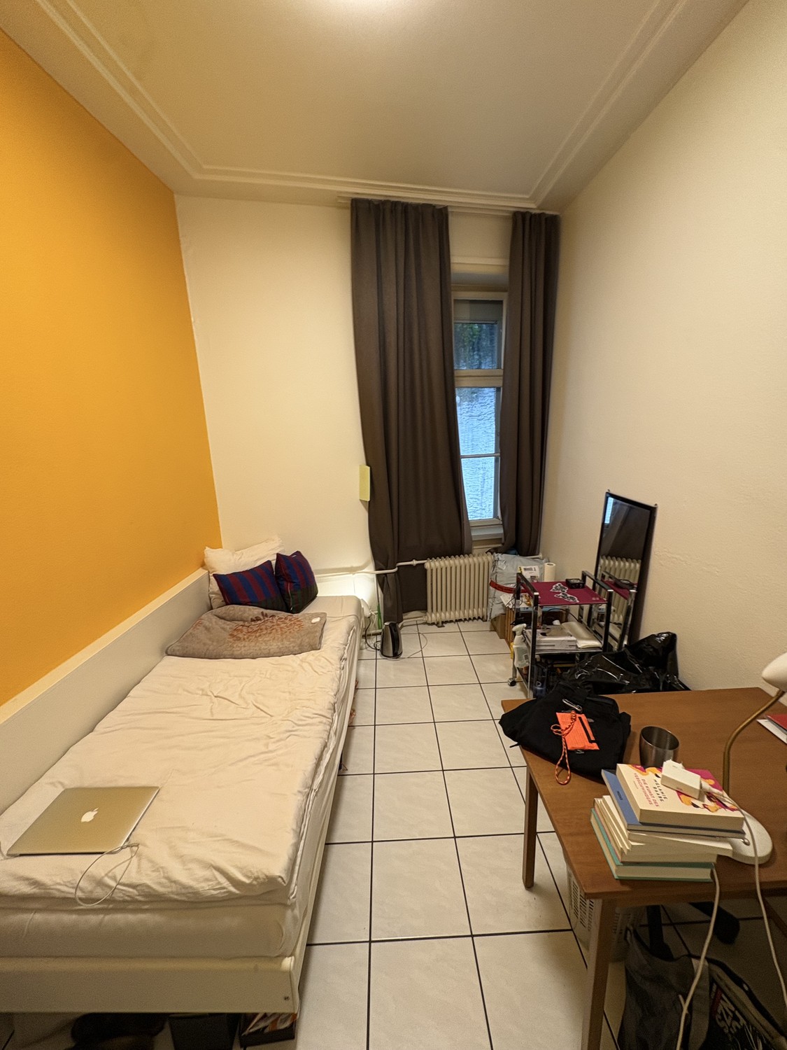 1 room apartment, Foto 2 von 4