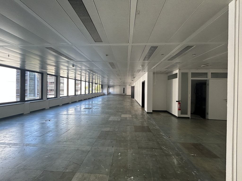 277m² office