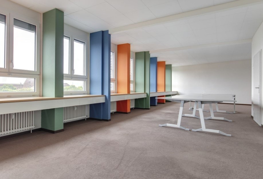 245m² office