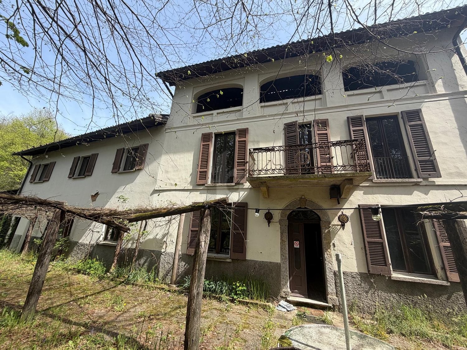 8 rooms single house