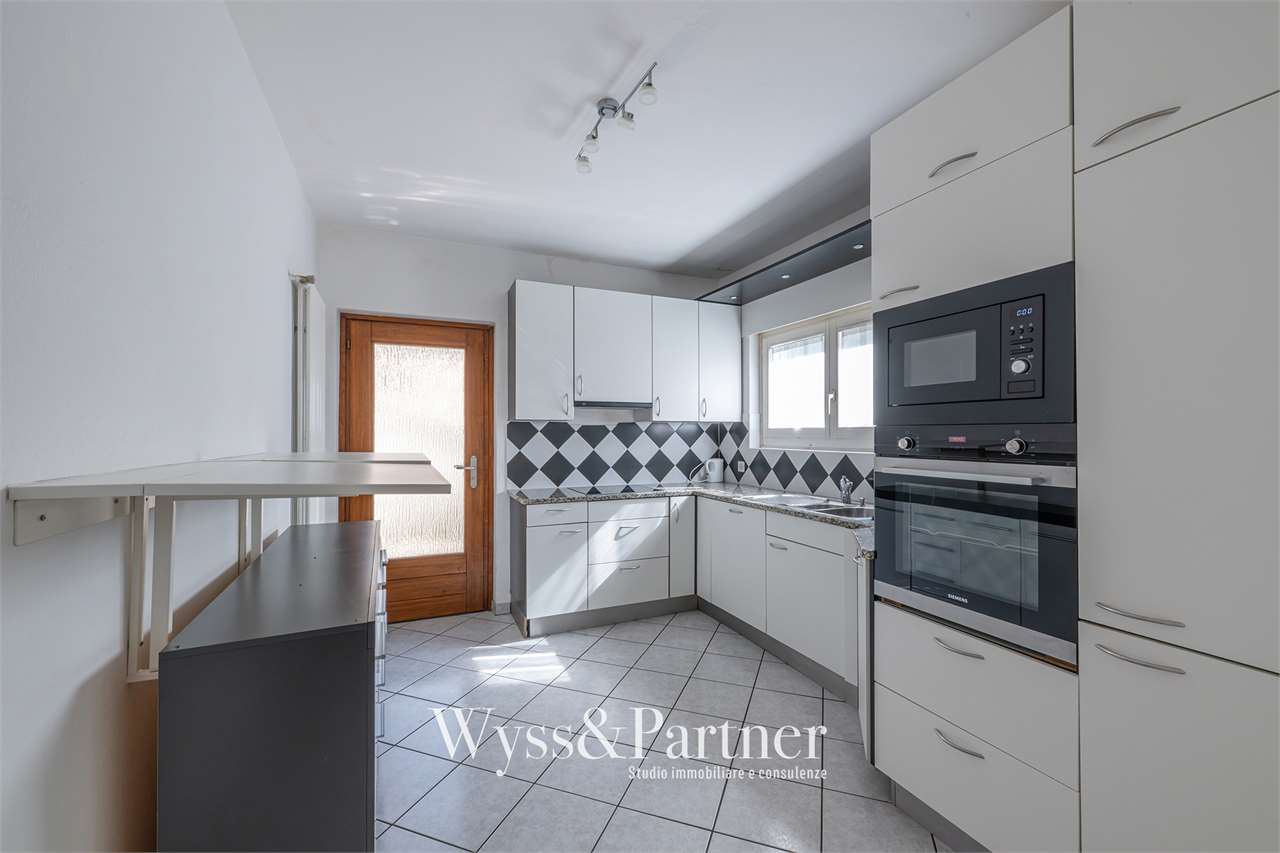 6-Zimmer-Wohnung, Foto 1 von 10