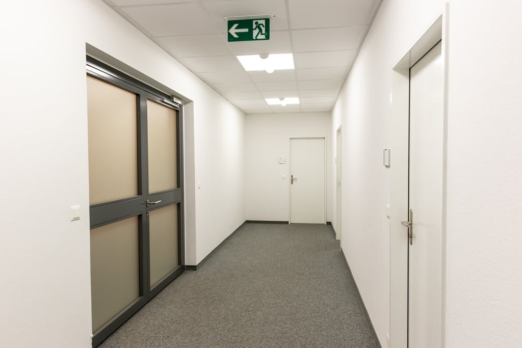 98m² office