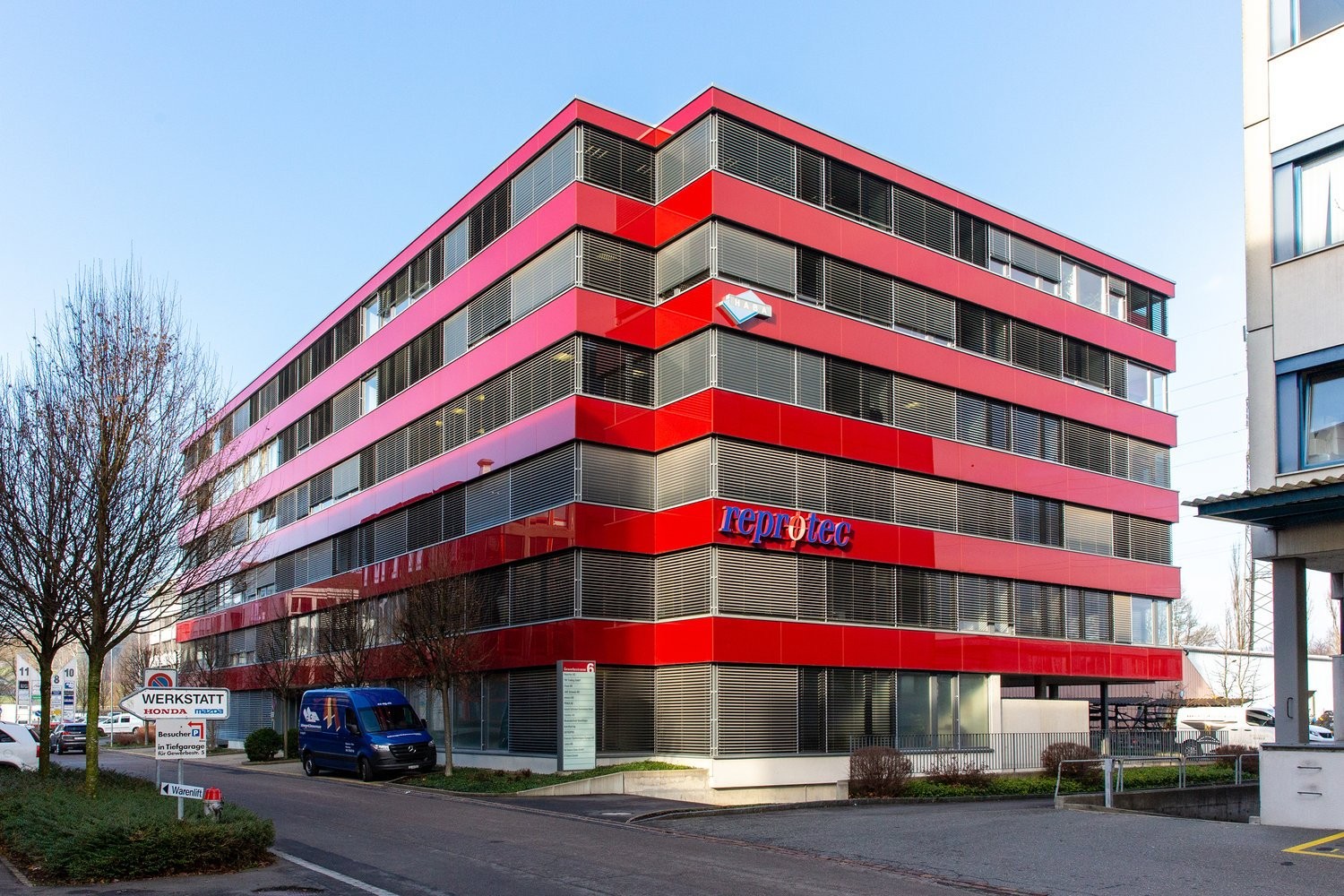 98m² office