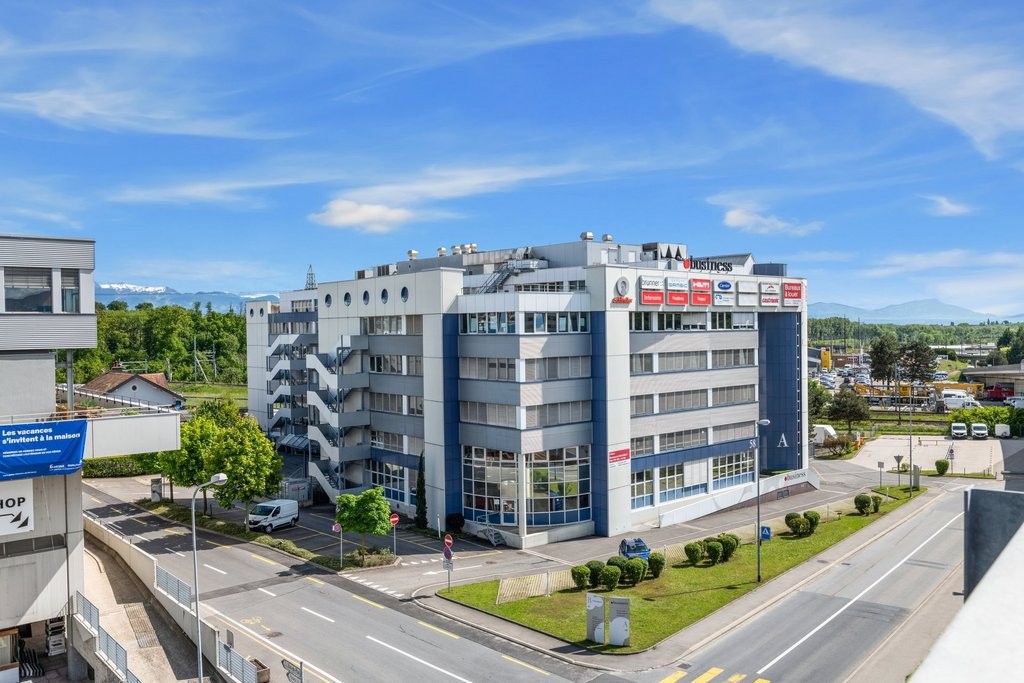 524m² office