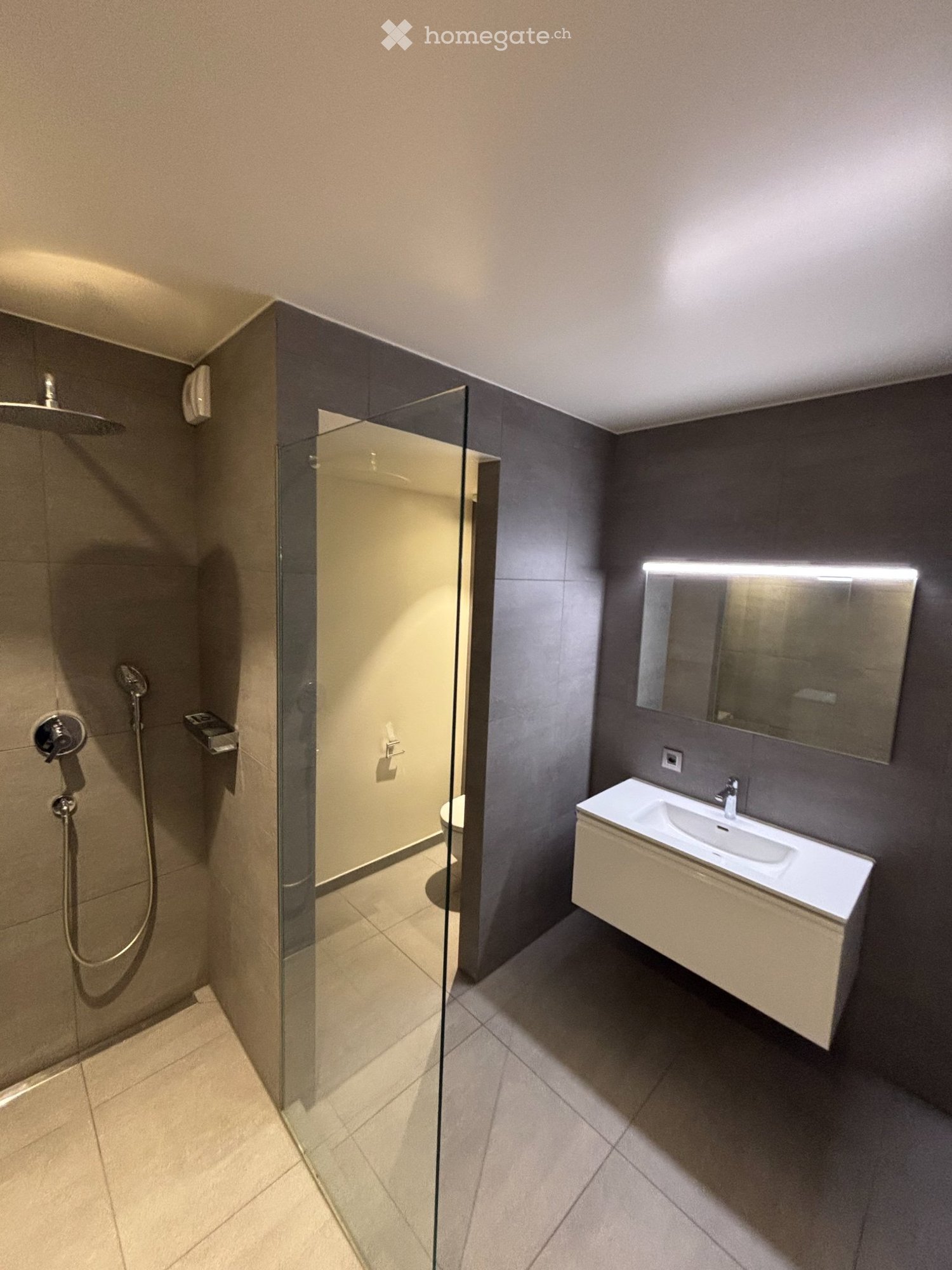 6-Zimmer-Wohnung, Foto 4 von 5