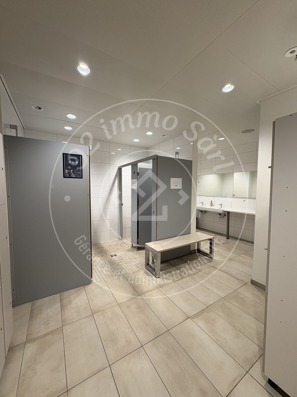 576m² commerciale