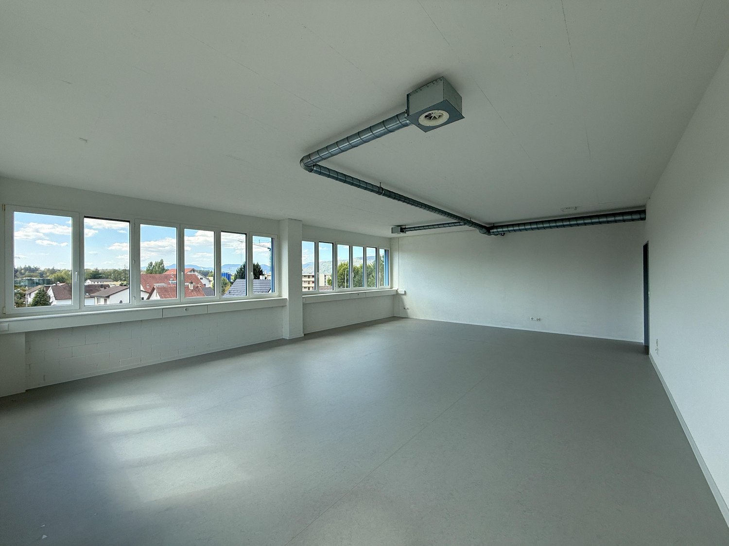 54m² office