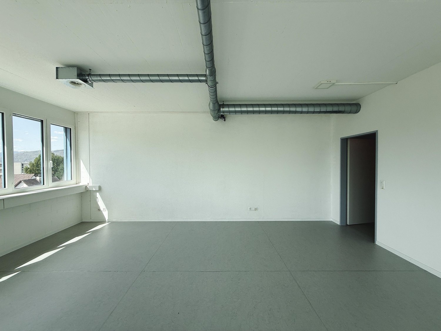 54m² office