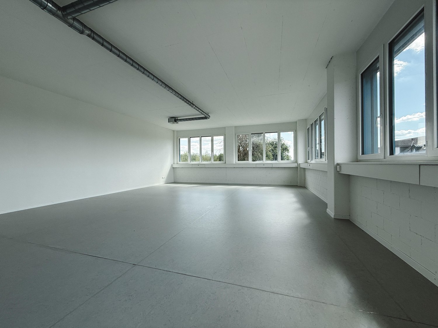 54m² office