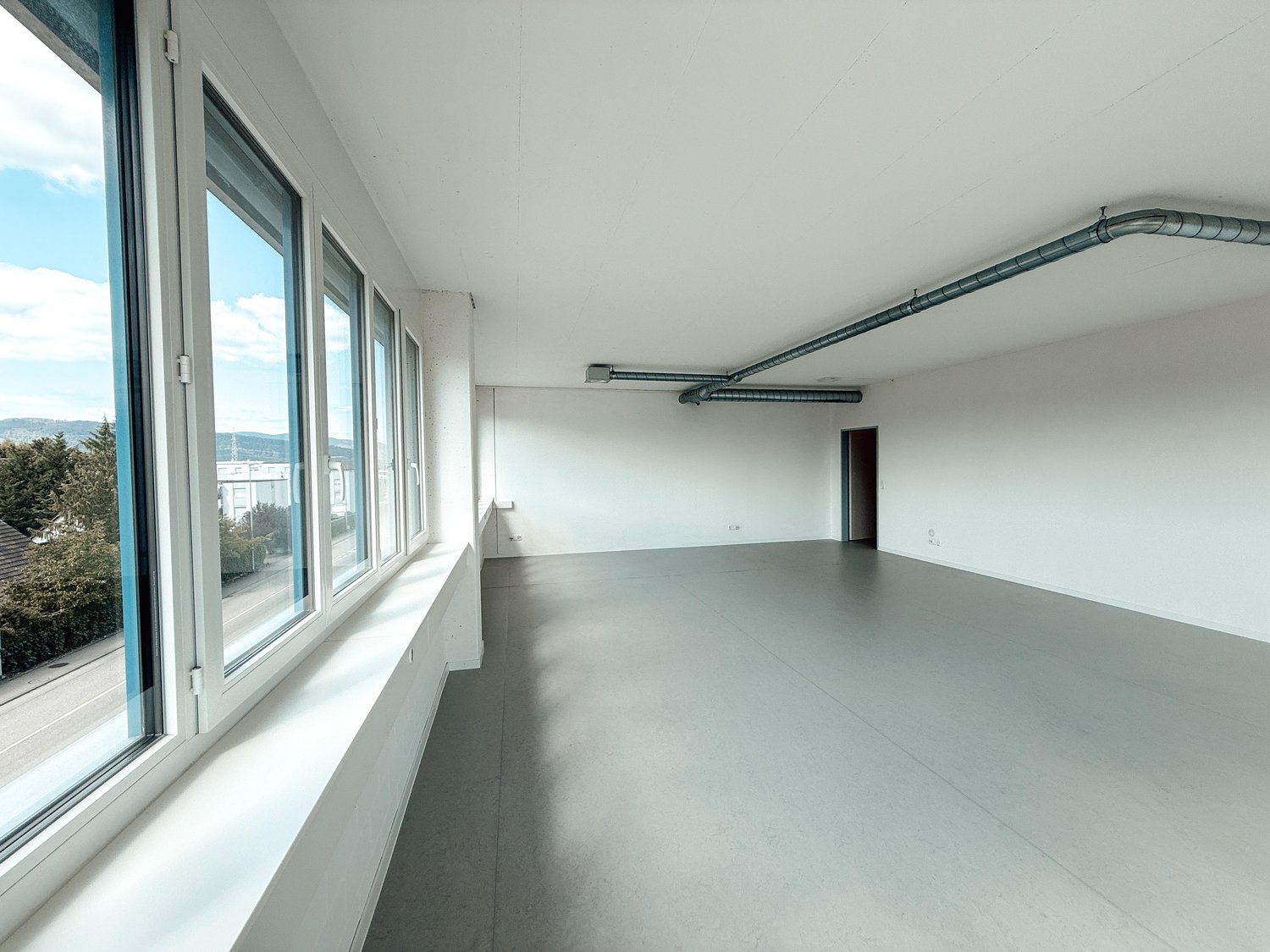 54m² office