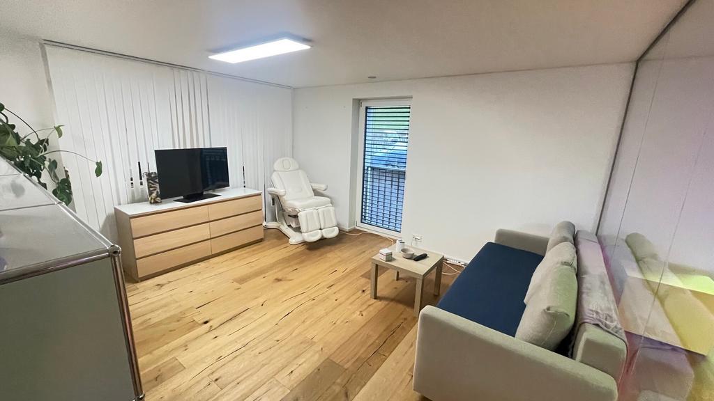 88m² office