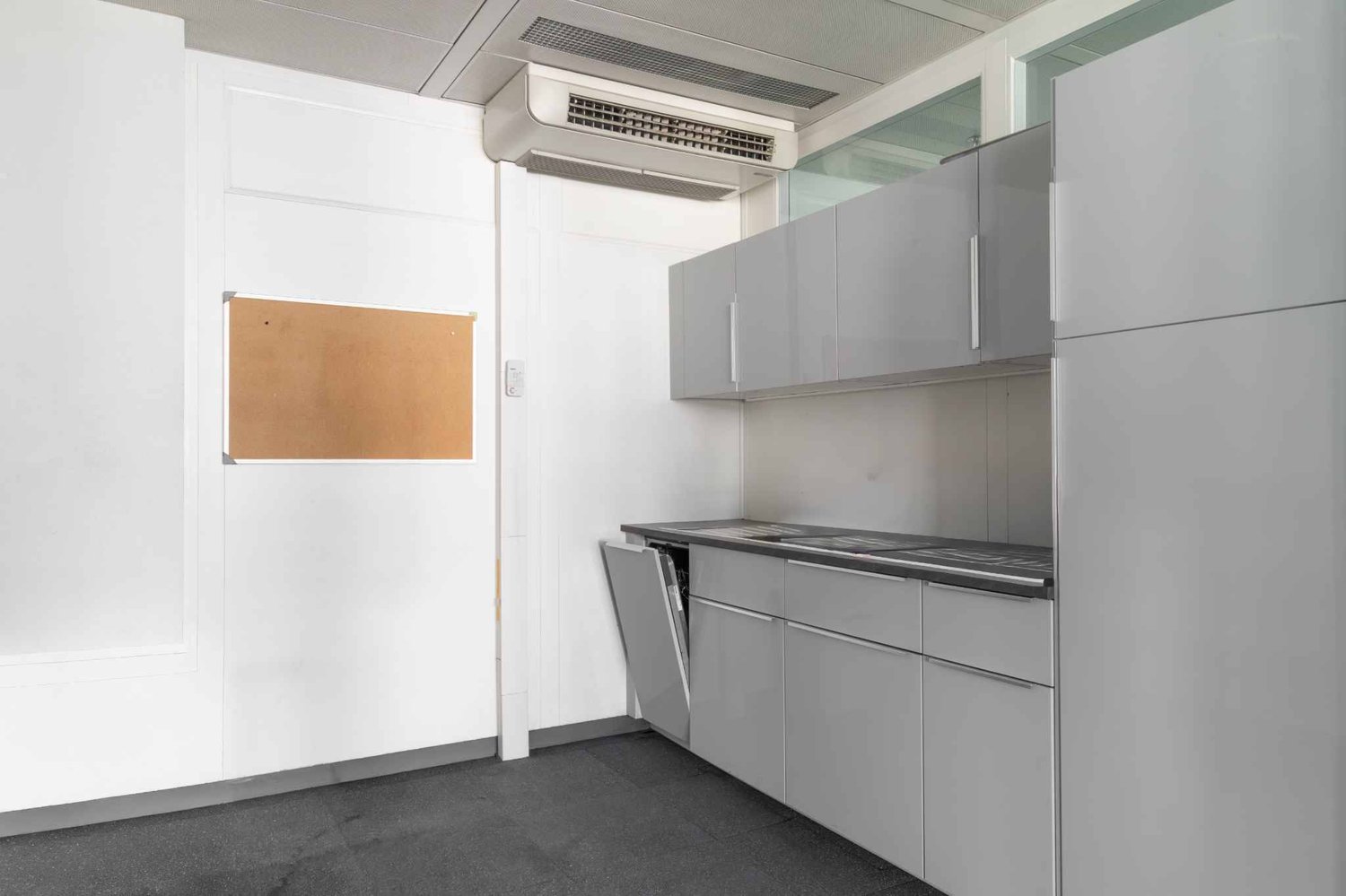 198m² office