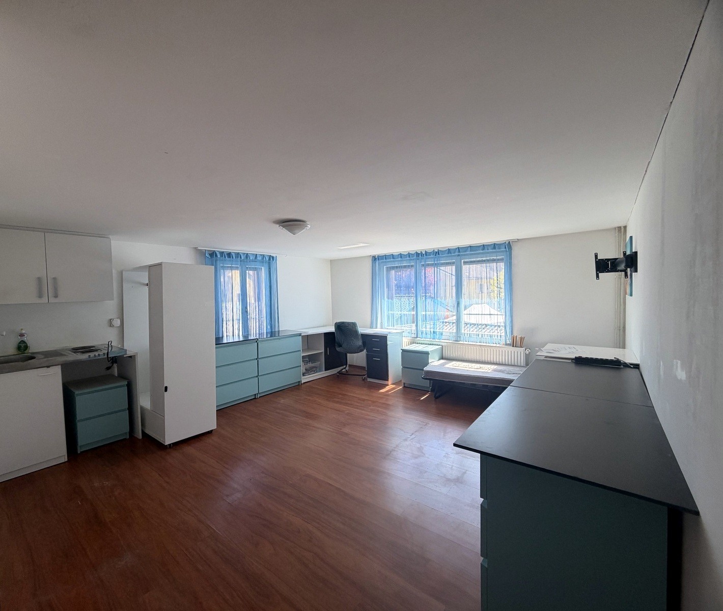 10 rooms single house