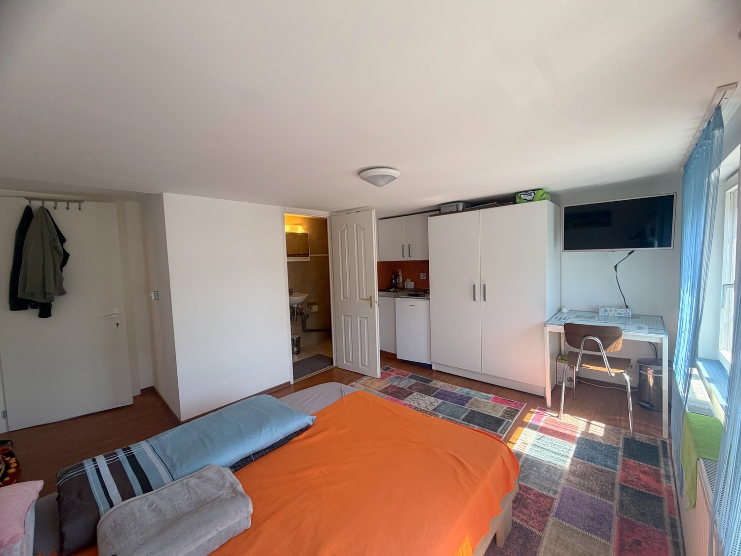 10 rooms single house