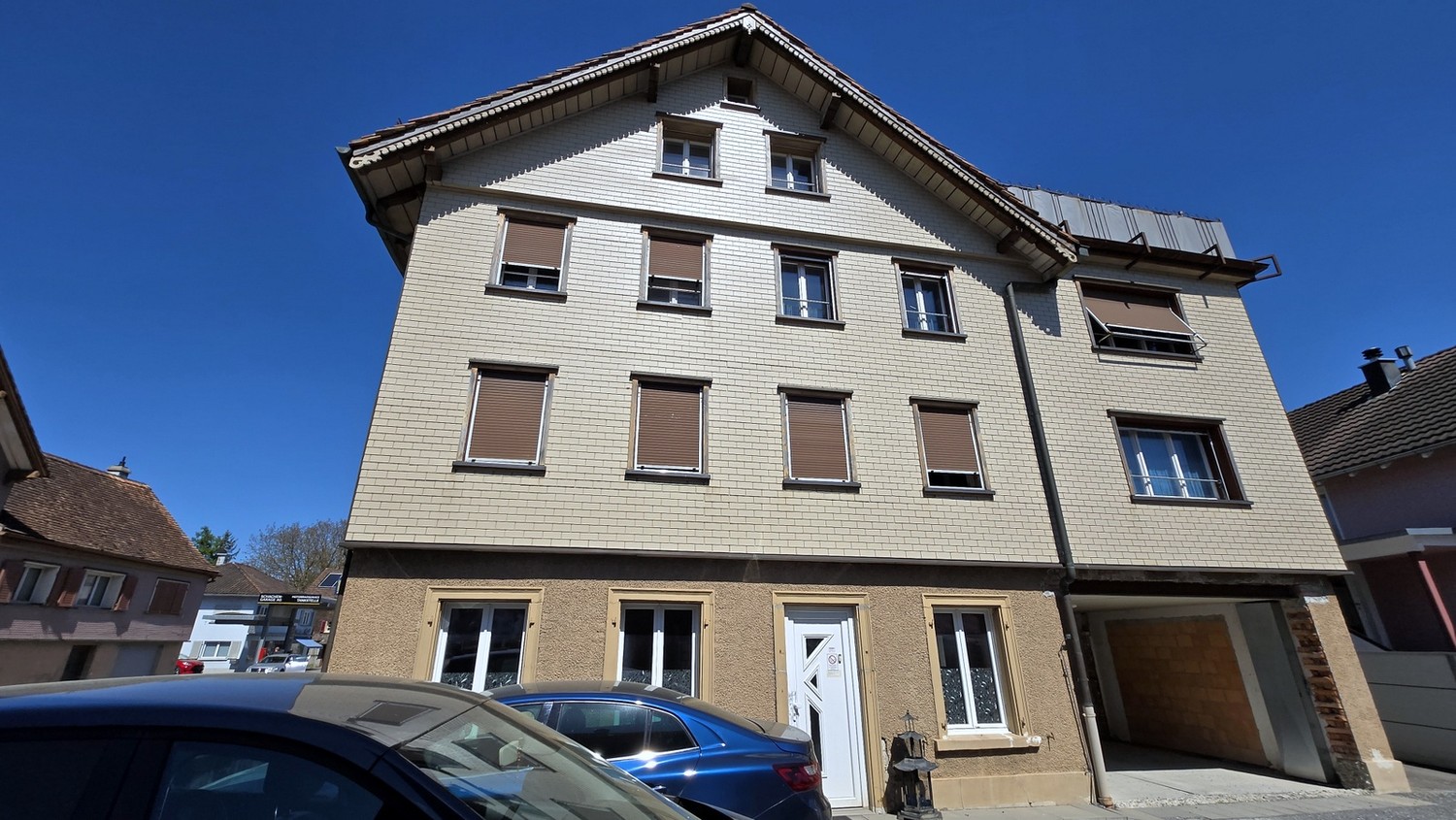 10 rooms single house