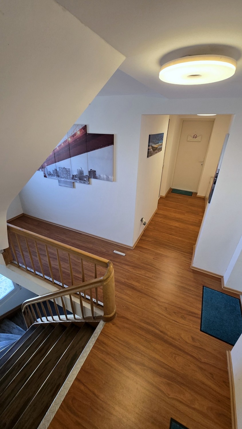 10 rooms single house