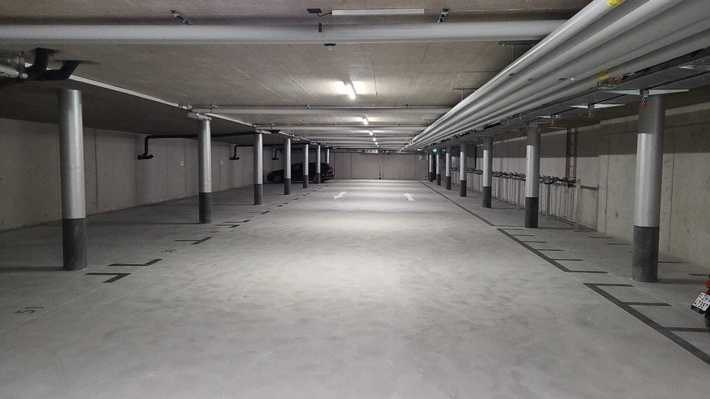 Underground slot, Foto 1 von 2