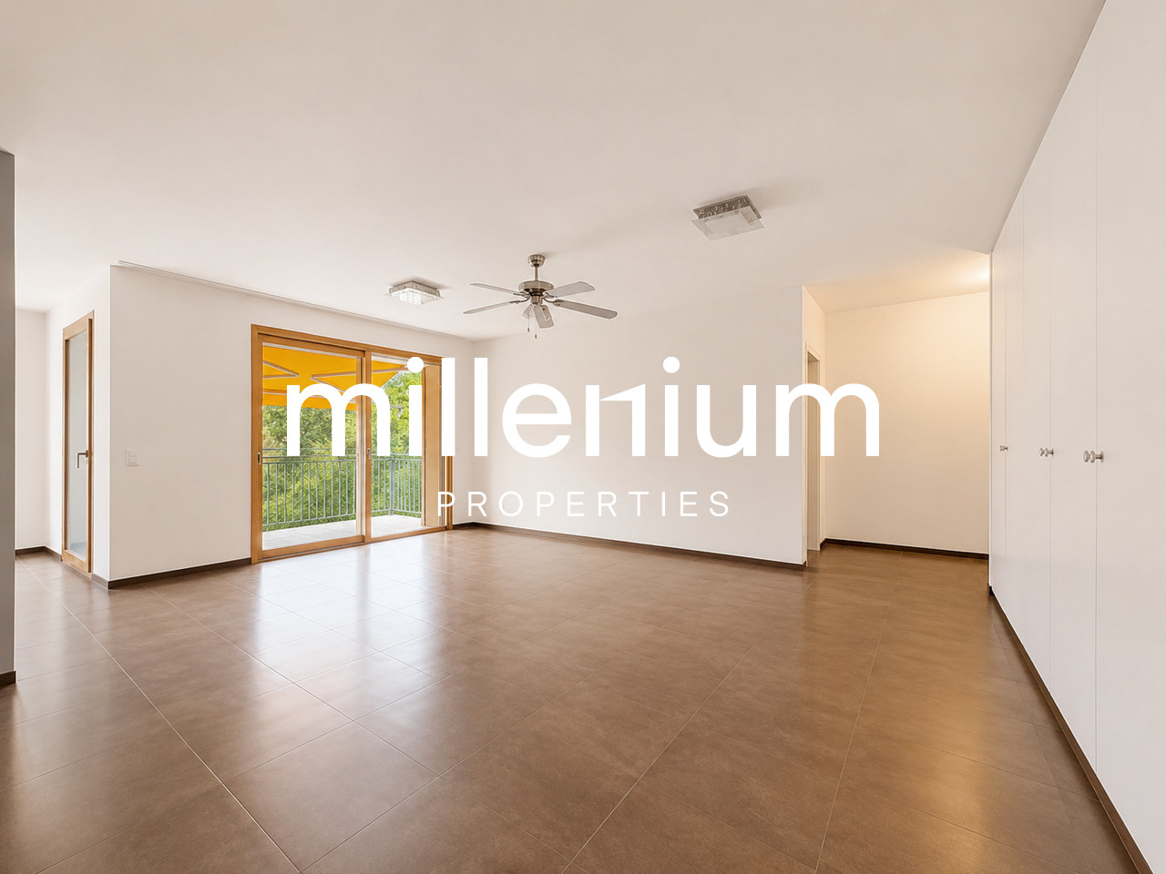 6 rooms apartment