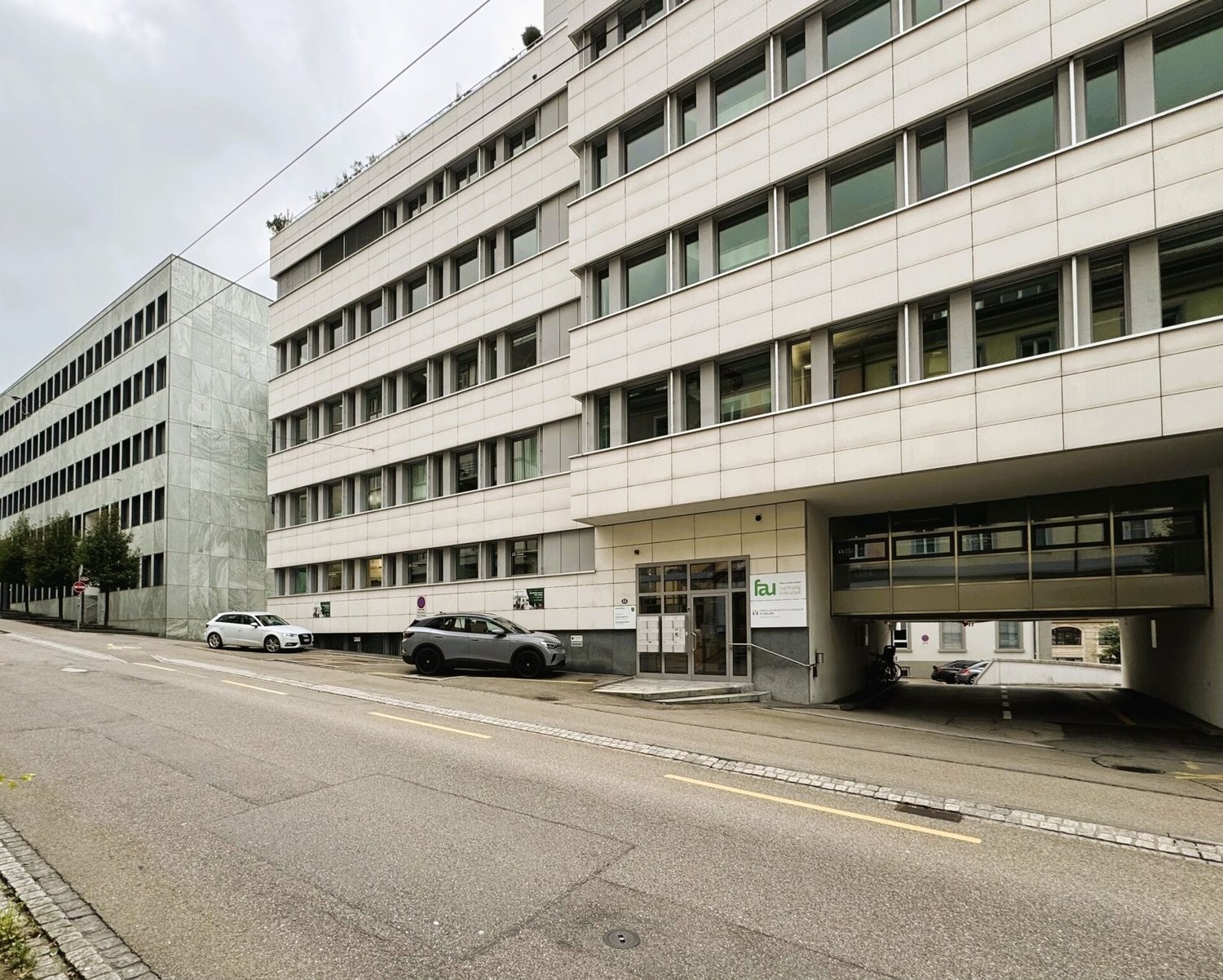 93m² commercial