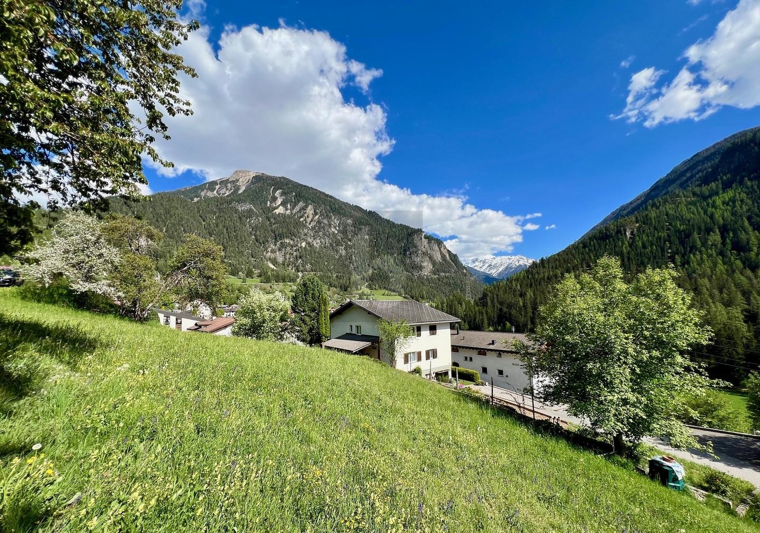 1020m² building land