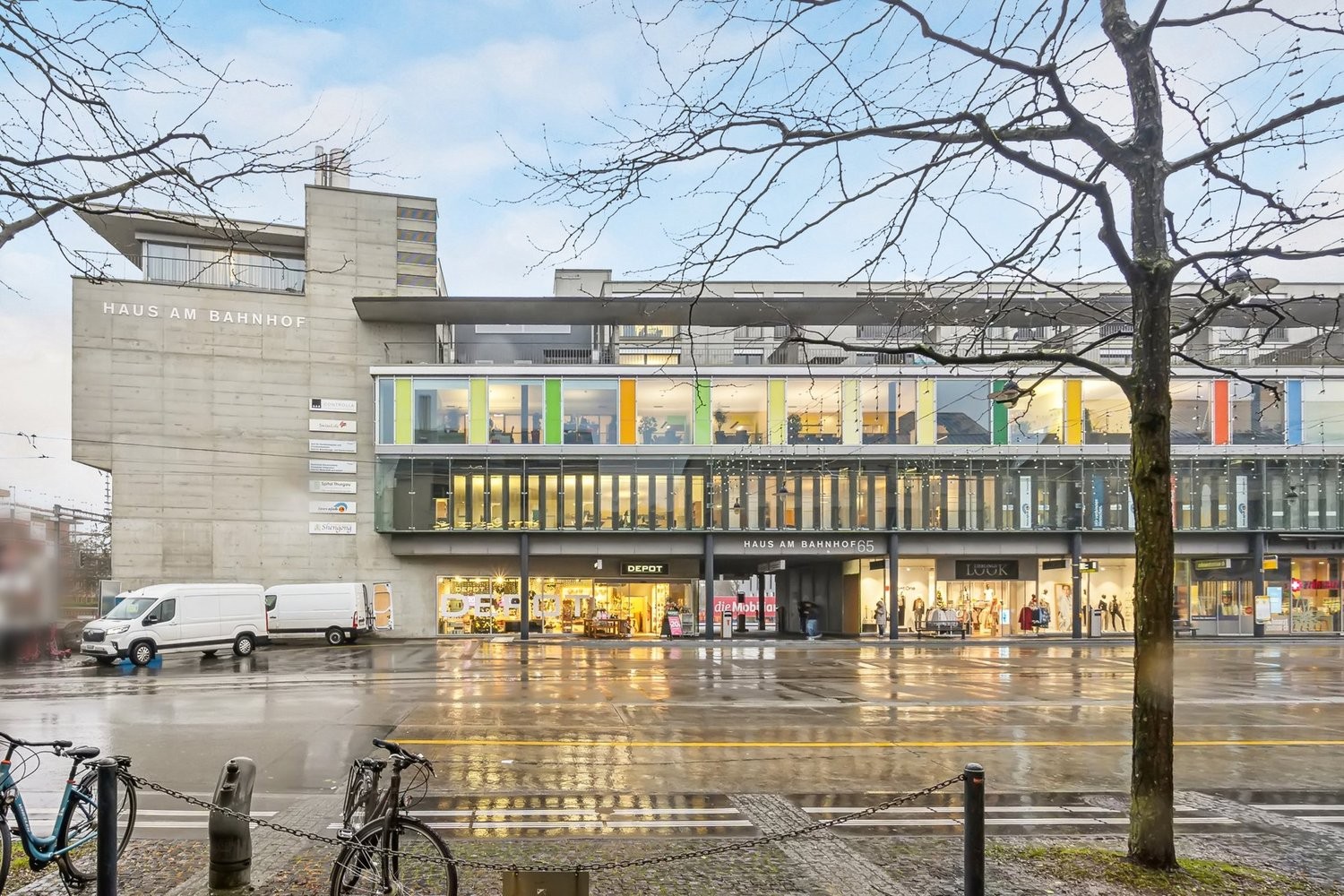 306m² shop, Foto 1 von 2