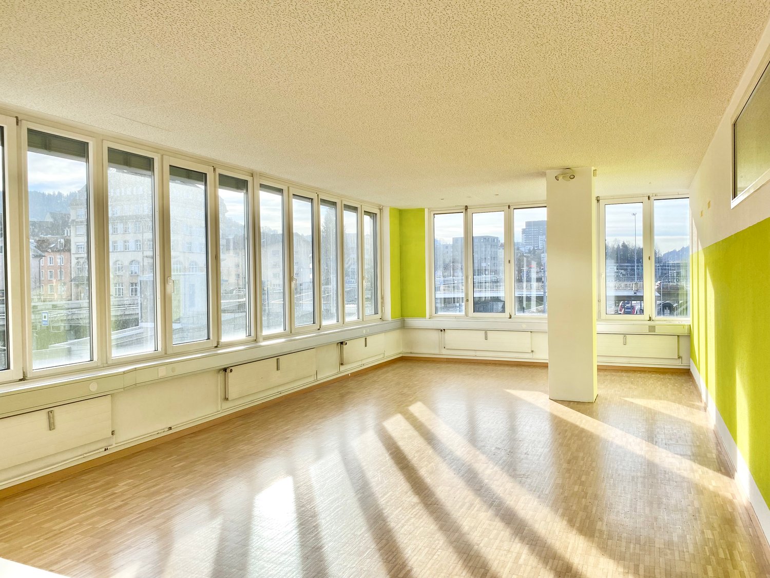 1900m² commercial
