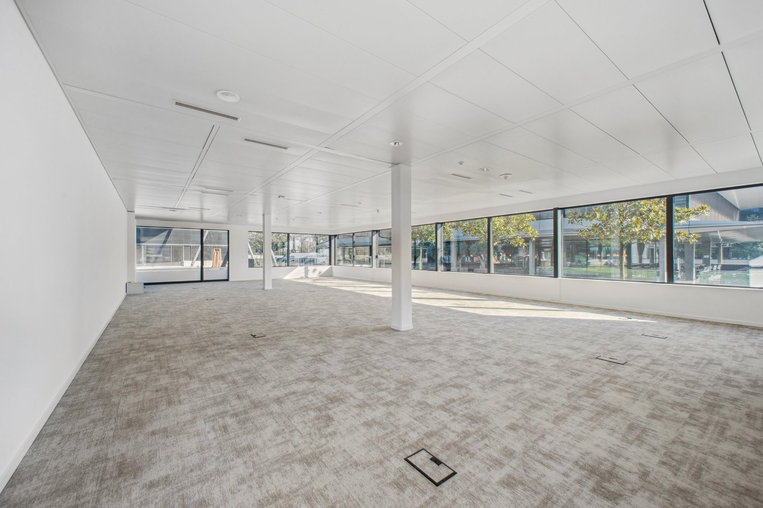 147m² office