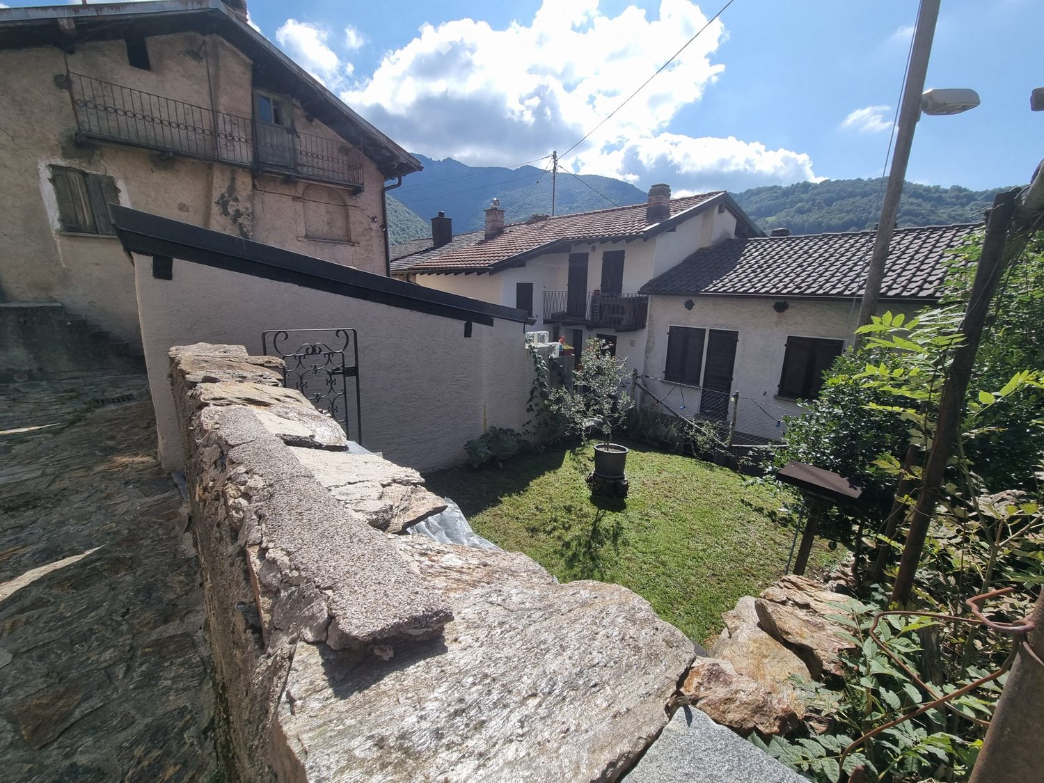 5-Zimmer-Einfamilienhaus, Foto 1 von 3
