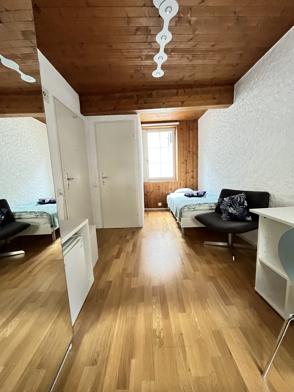 1 room single room