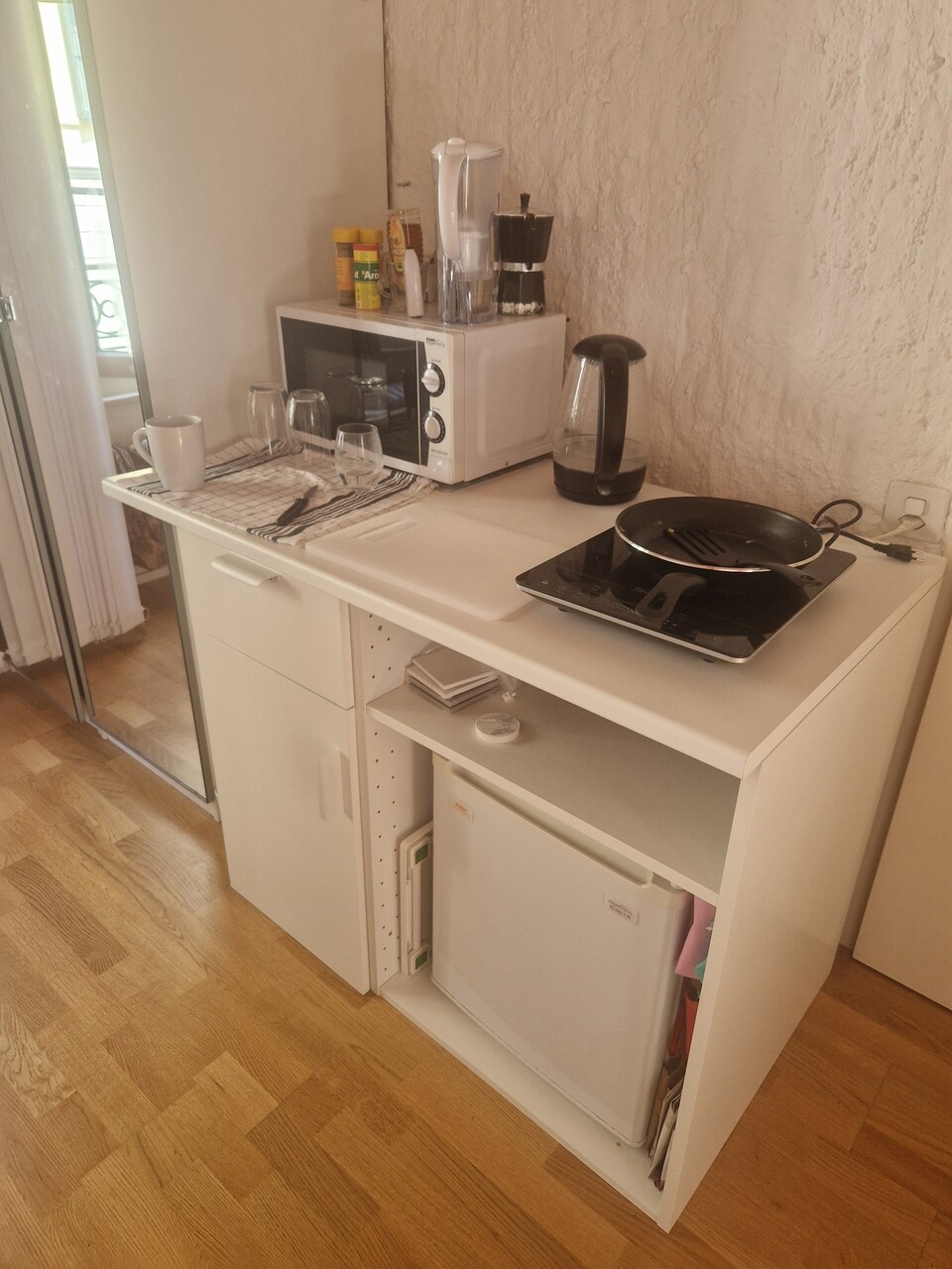 1 room single room