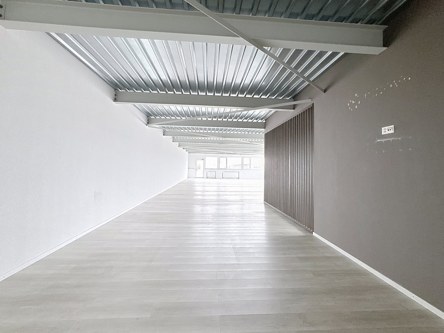 795m² shop, Foto 4 von 5