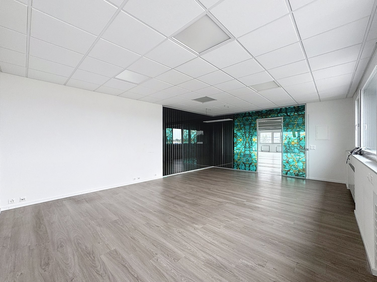 795m² shop, Foto 3 von 5
