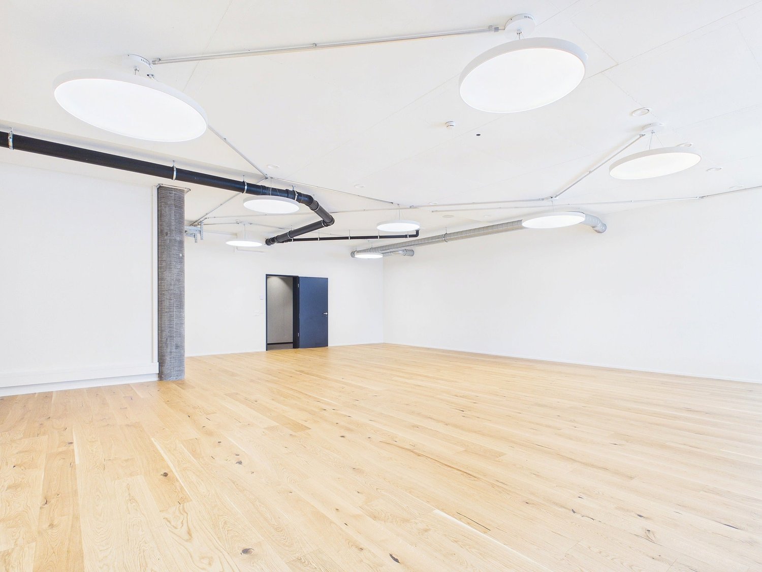 105m² commercial