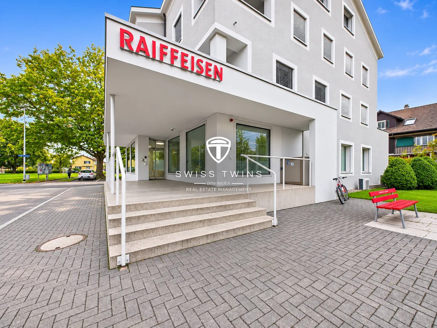 240m² commercial