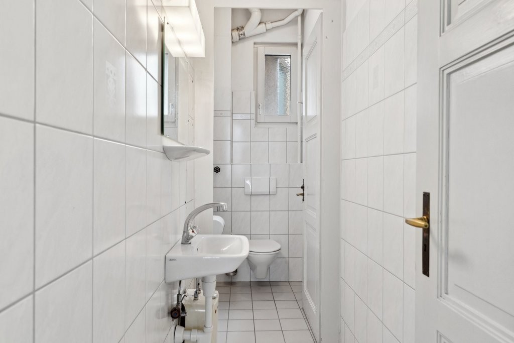 371m² office