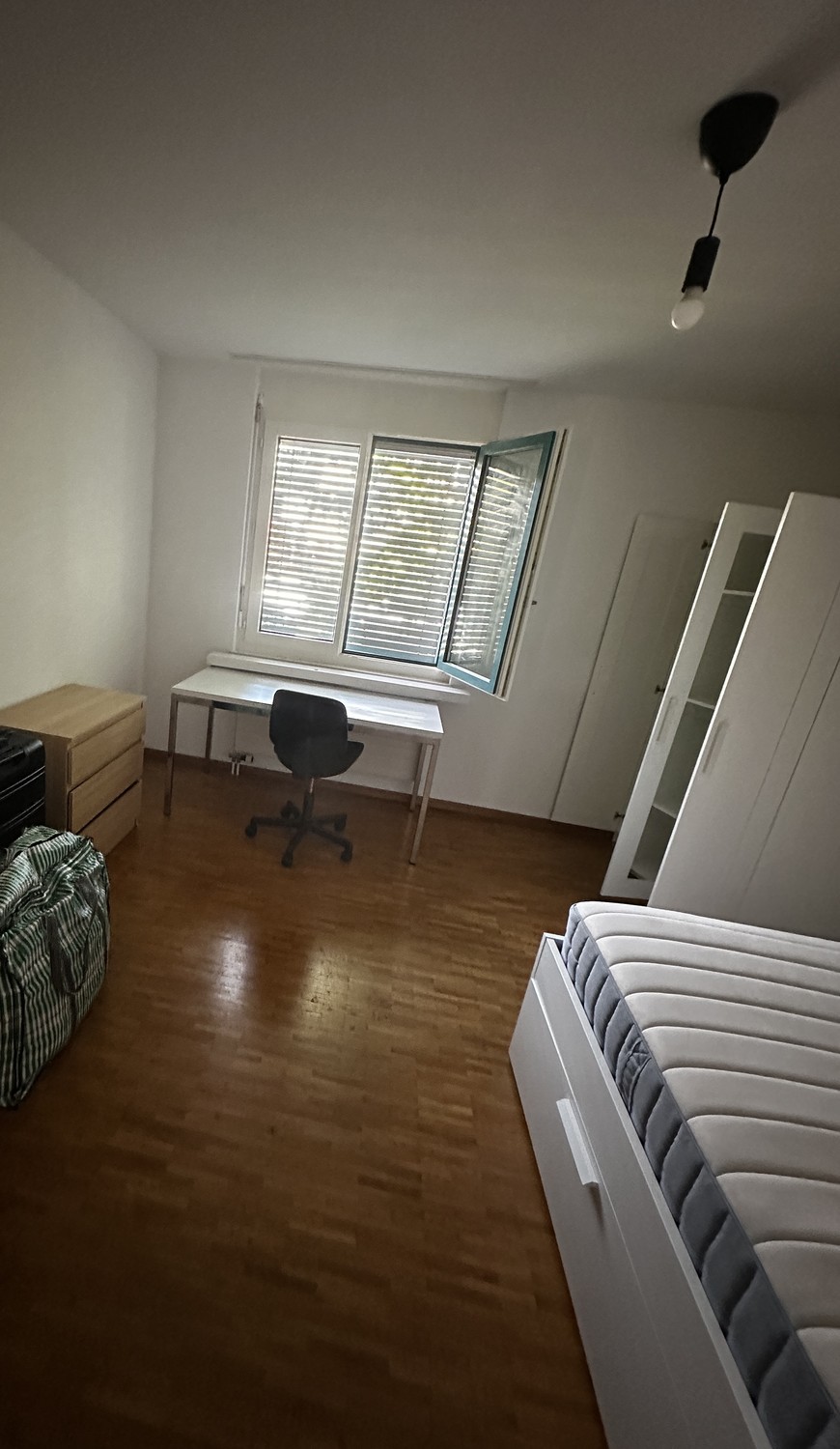 Zimmer in einer WG, Foto 1 von 2