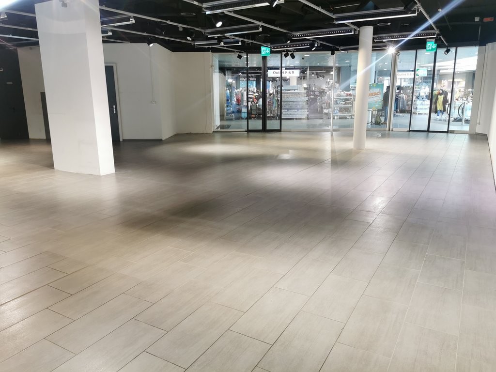 negozio di 195m²