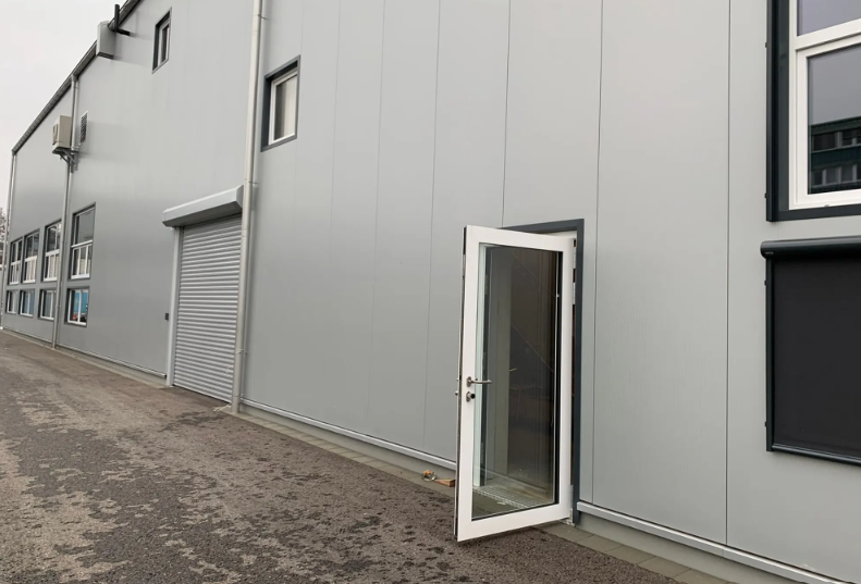 370m² industrial object, Foto 1 von 10