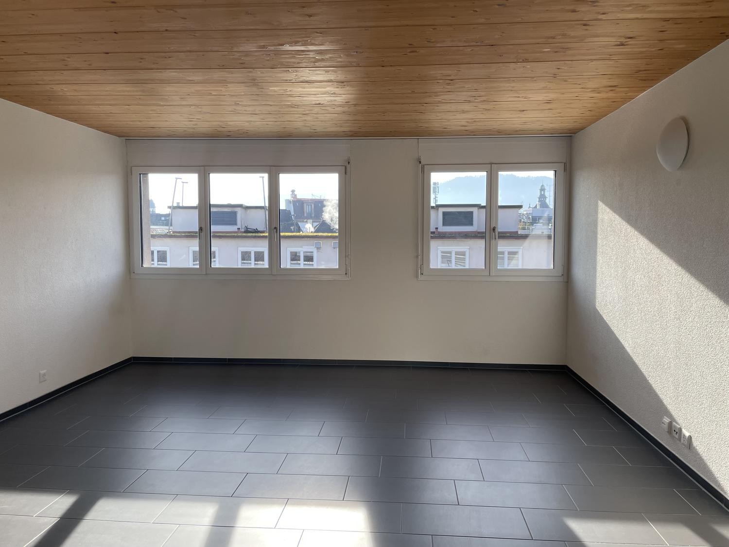 1 room attic flat, Foto 3 von 6