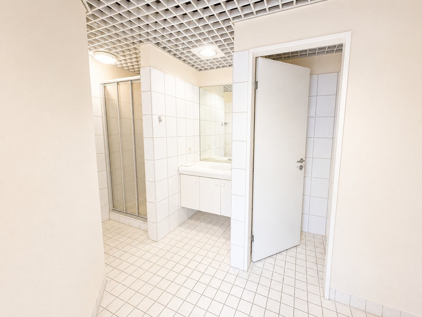 135m² office