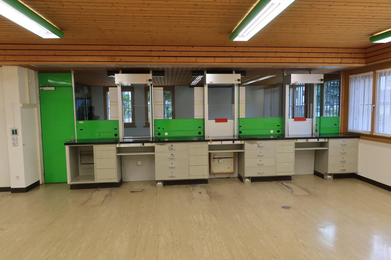 341m² commercial