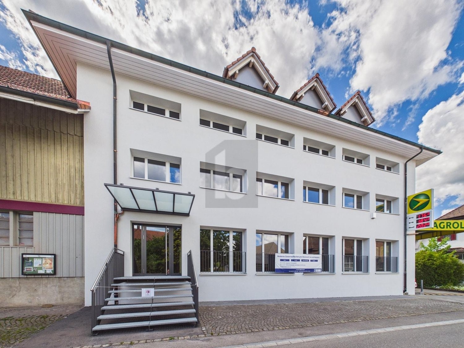 Bureau de 192m²