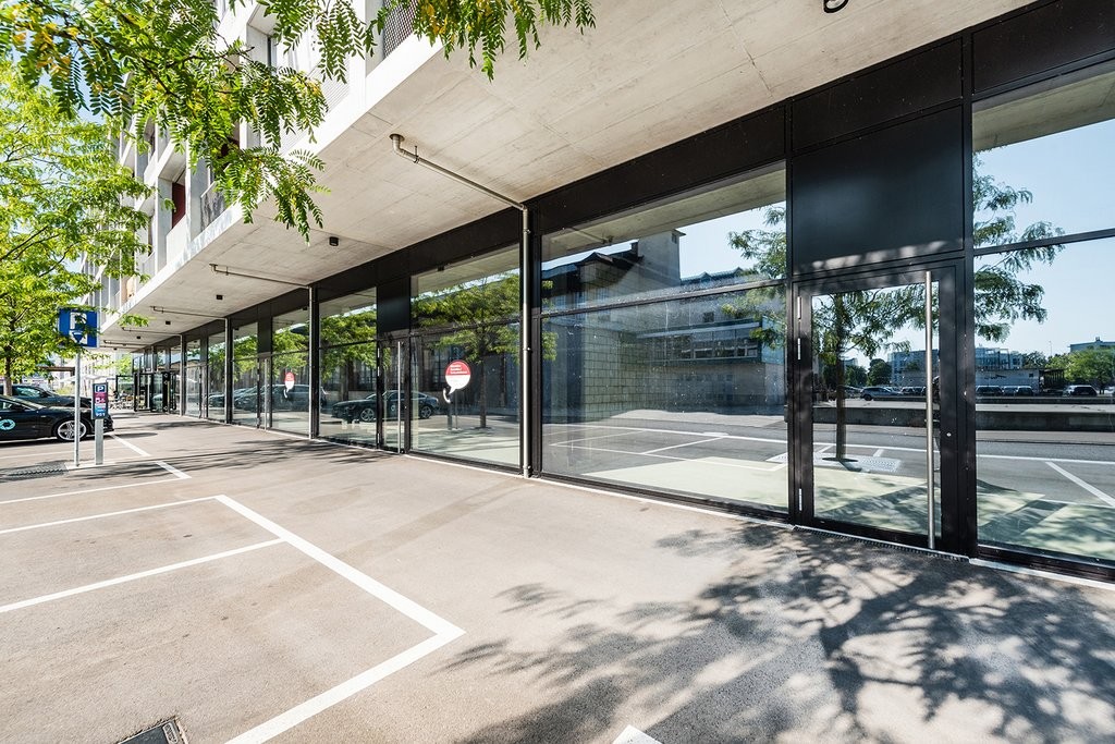 565m² shop, Foto 1 von 10