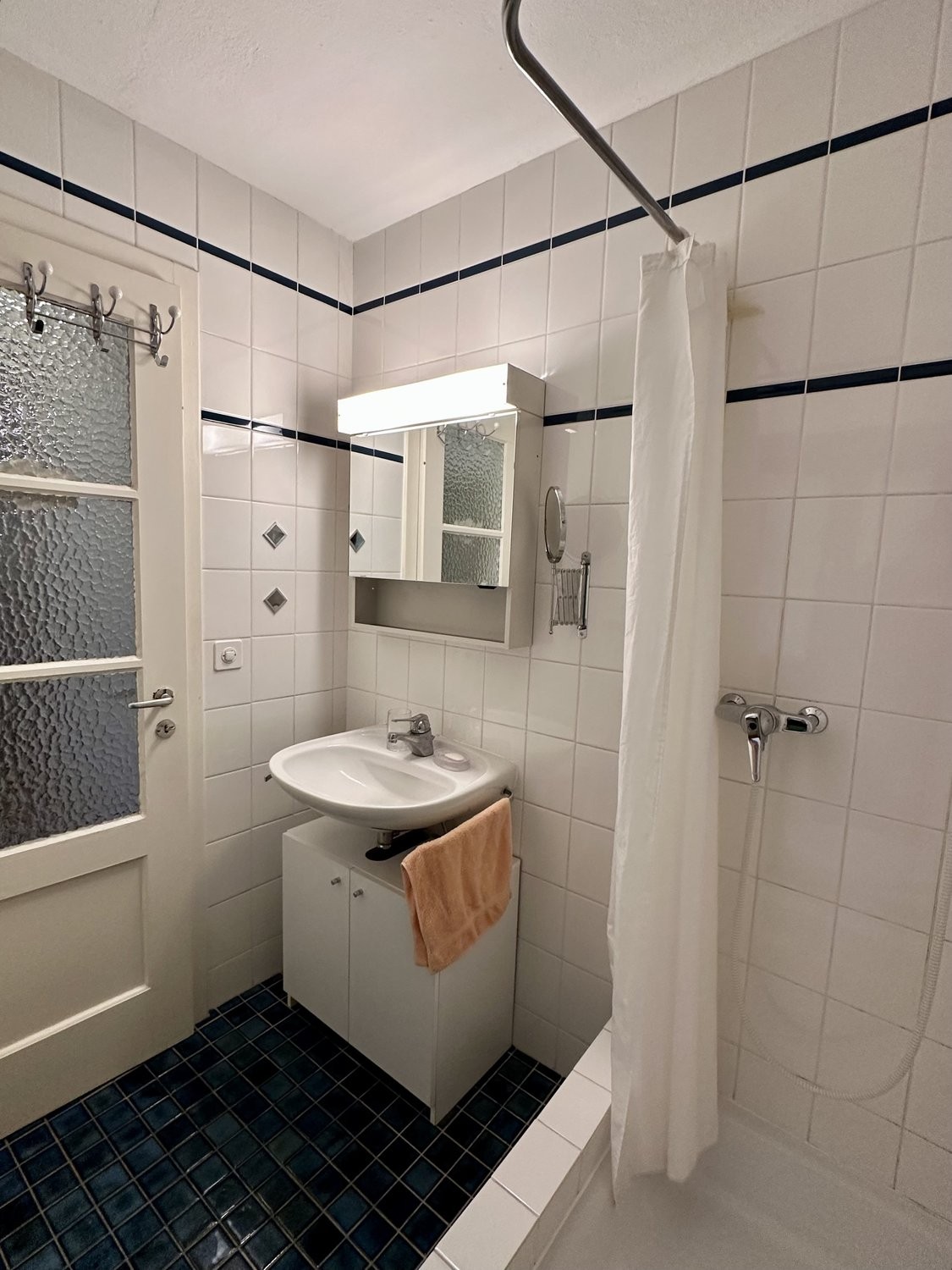 3 rooms furnished flat