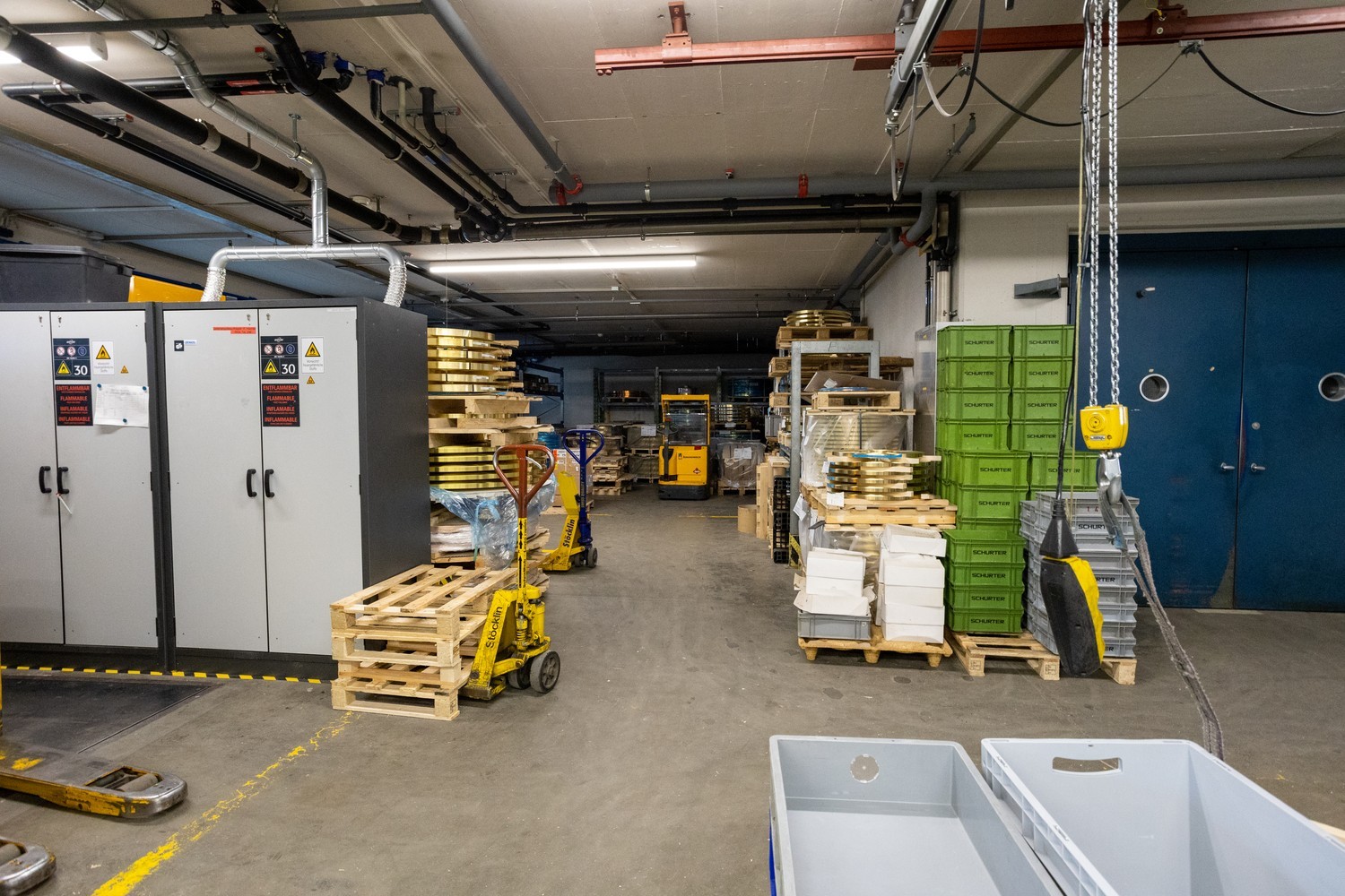 1030m² commercial