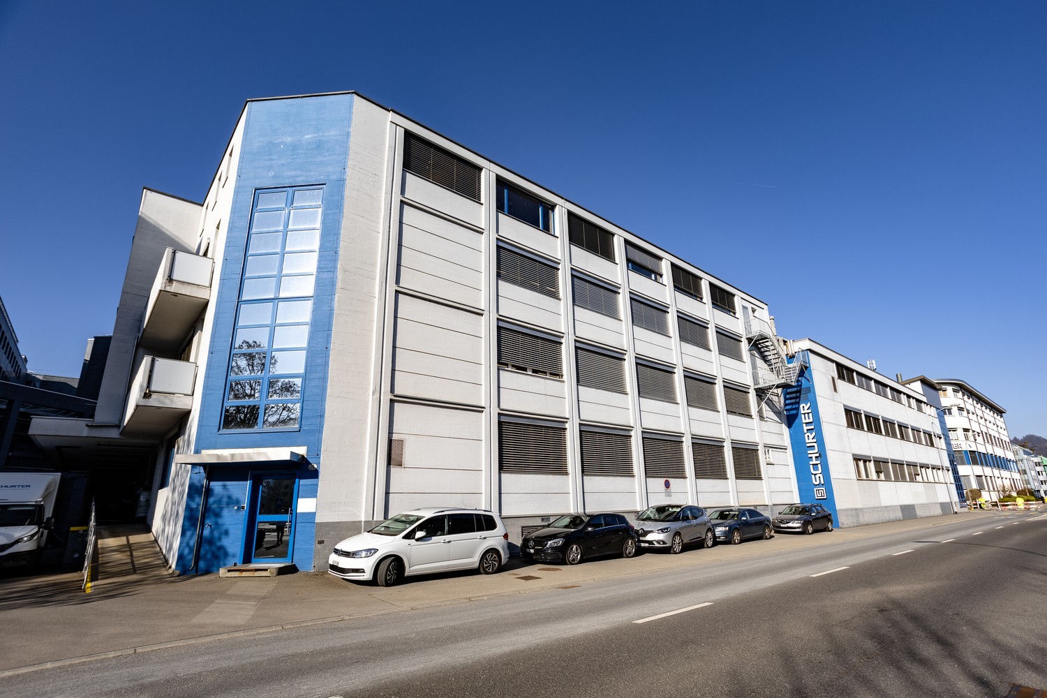 1030m² commercial