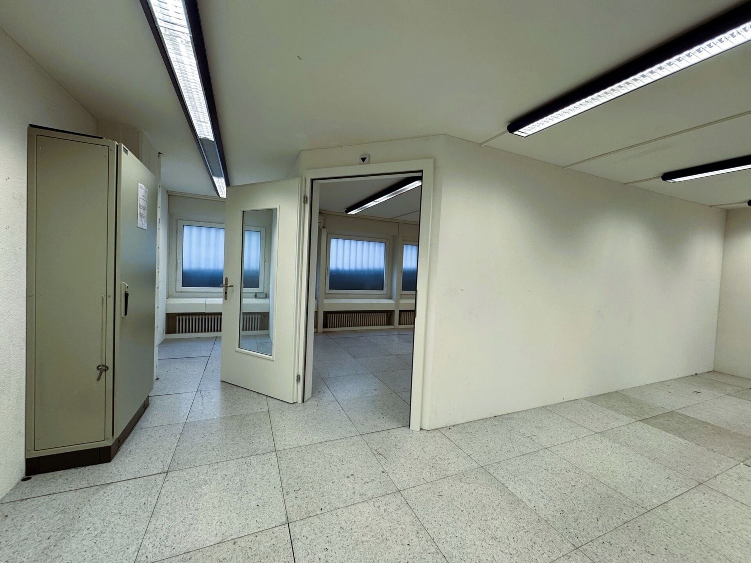 97m² commercial, Foto 3 von 10