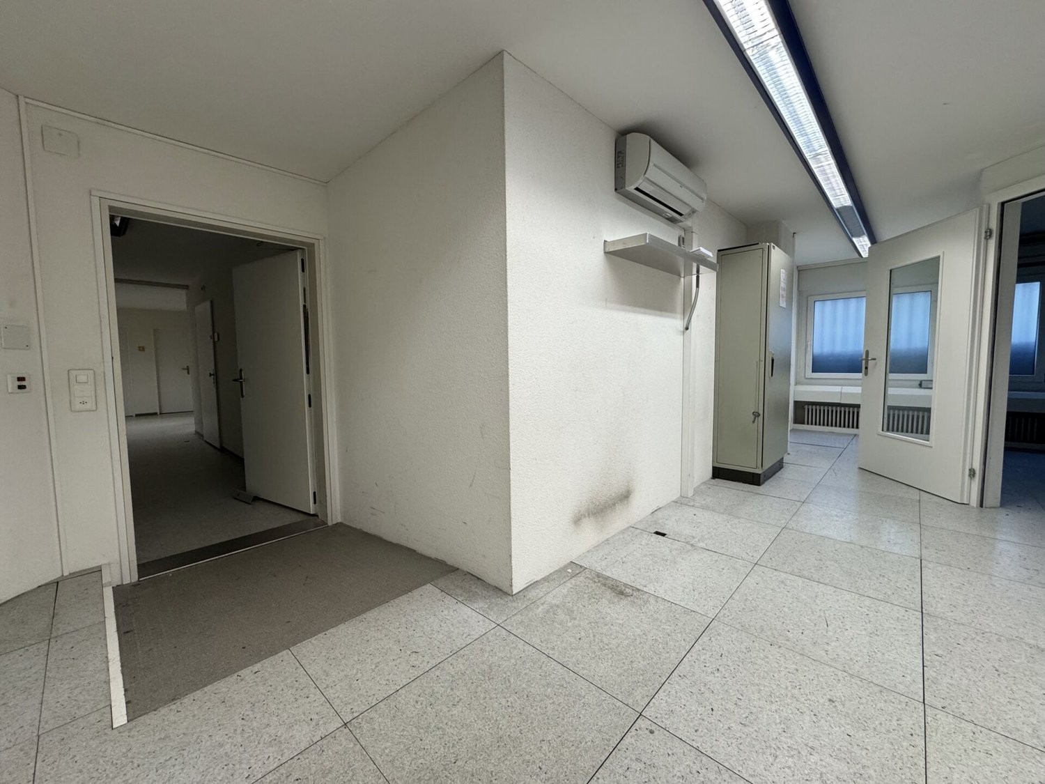 97m² commercial, Foto 8 von 10