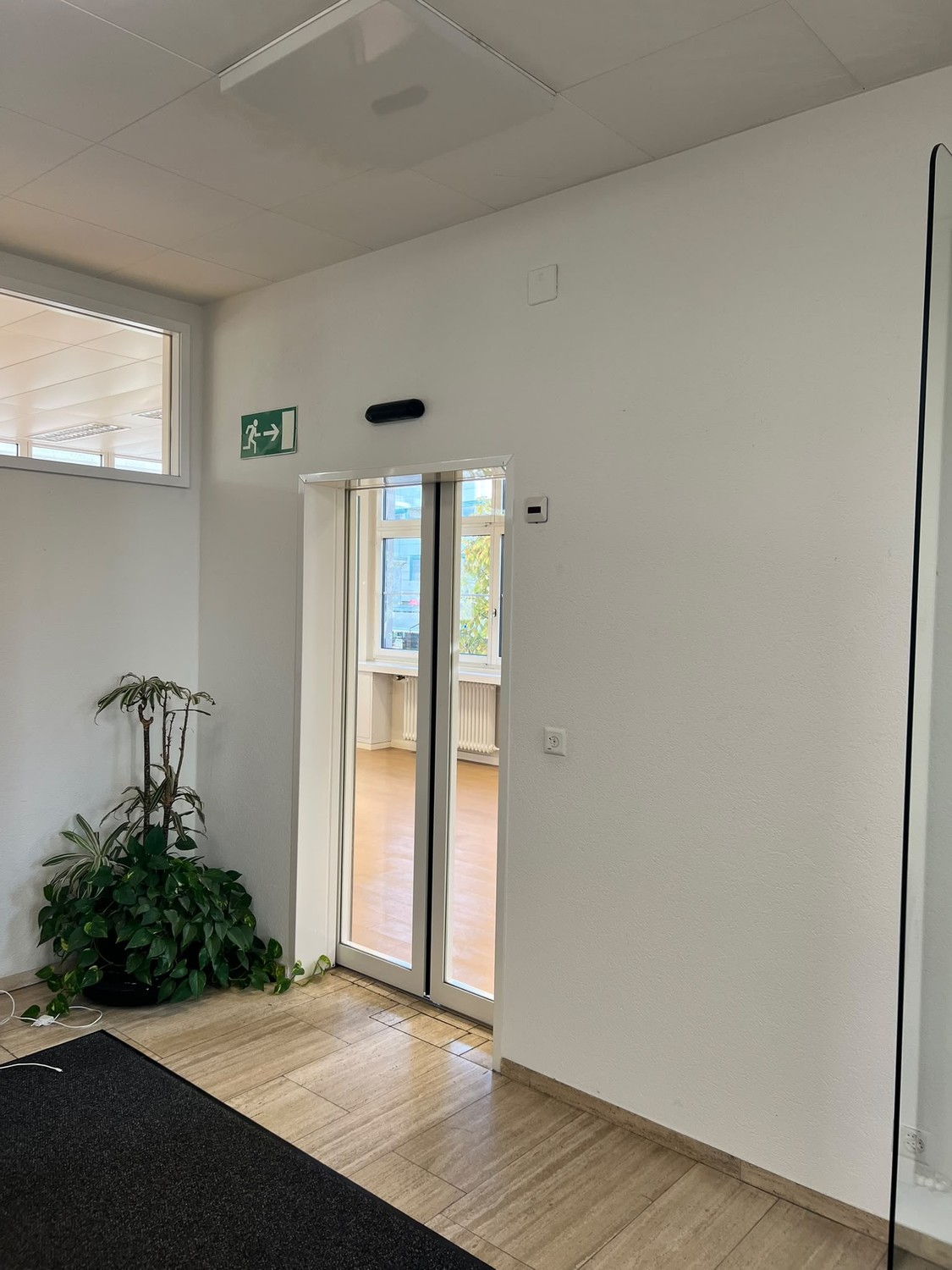 160m² commercial